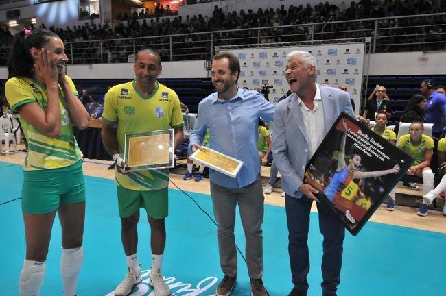 Arena Minas recebeu grande pblico na despedida da ex-oposta Sheilla