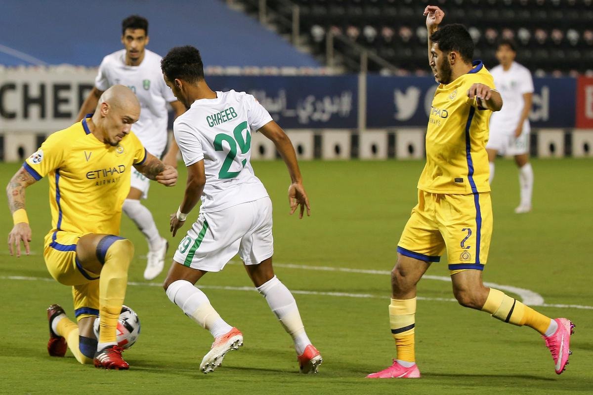 Fotos do zagueiro Maicon pelo Al Nasr, da Arbia Saudita, ltimo clube antes de 'acerto' dele com o Cruzeiro
