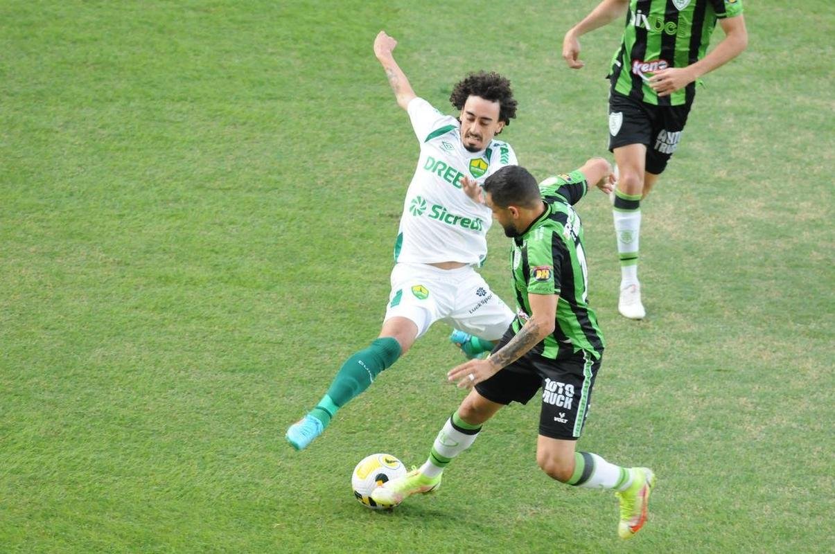 Amrica e Cuiab se enfrentaram, no Independncia, pela 9 rodada do Campeonato Brasileiro