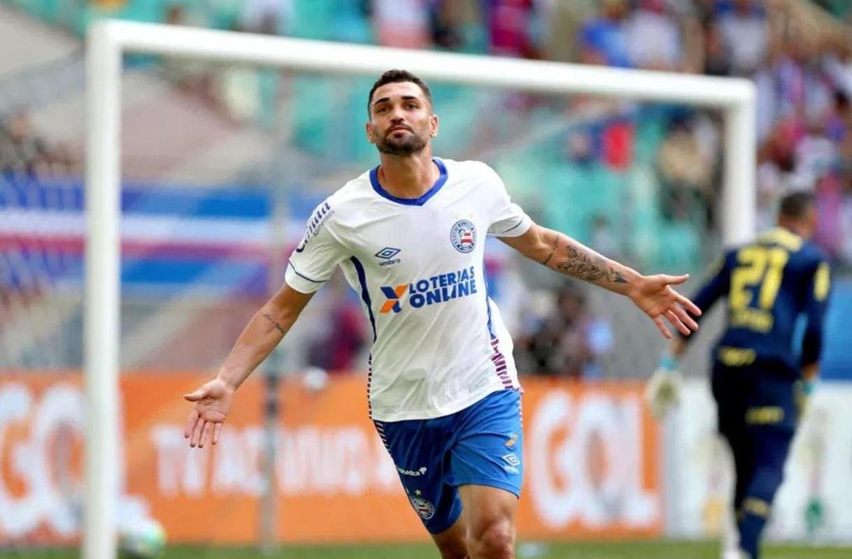 8 Amrica, Bahia e Palmeiras - 3 gols
