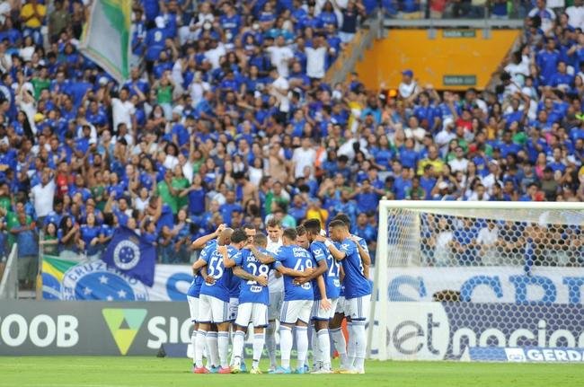 Fotos do jogo entre Cruzeiro e Pouso Alegre