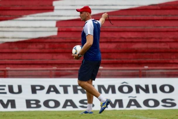 Timbu treinou nesta quarta-feira no Estádio dos Aflitos visando o confronto de volta das quartas de finais da Série C.