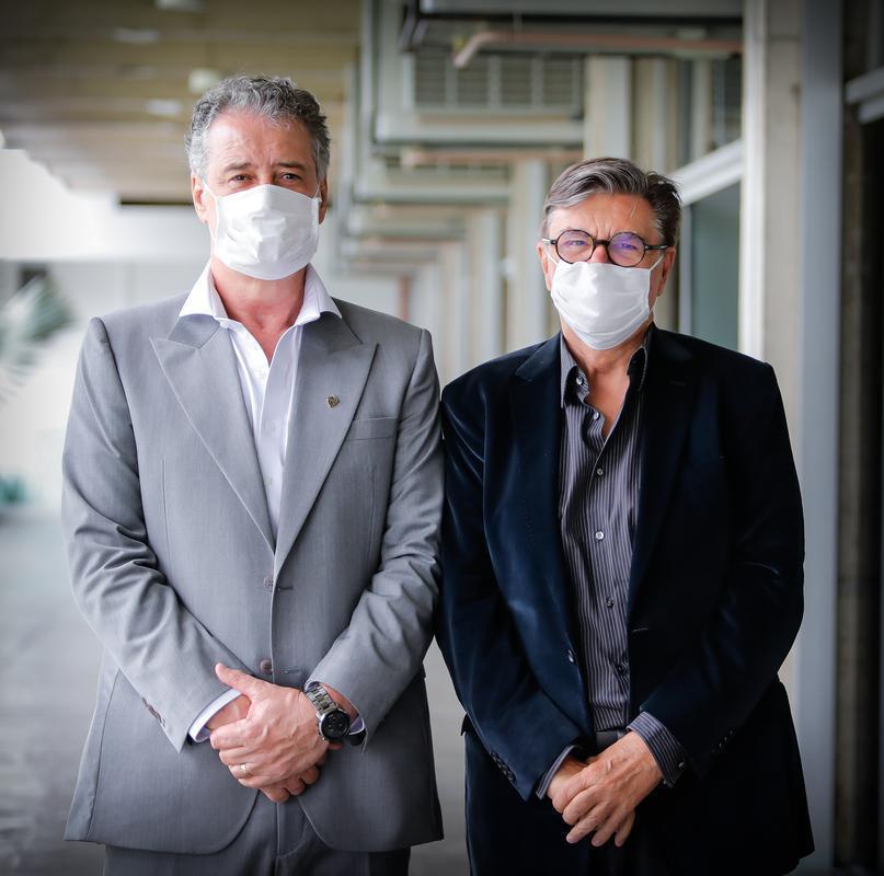 5 - Manter bastidores políticos apaziguados: Em 2020, o Atlético viveu um período de caos político, com um racha protagonizado pelo então presidente Sérgio Sette Câmara e o ex-mandatário e atual prefeito de Belo Horizonte Alexandre Kalil (PSD). Nos últimos meses do ano, porém, o grupo de empresários (Renato Salvador, Ricardo Guimarães, Rubens Menin e Rafael Menin) tomou a frente de um processo que serviu para apaziguar as disputas internas. O resultado foi a escolha de Sérgio Coelho (presidente) e José Murilo Procópio (vice) como candidatos da chapa única na eleição de dezembro. A meta em 2021 é manter a calmaria nos bastidores para que o time não seja afetado por eventuais desavenças.
