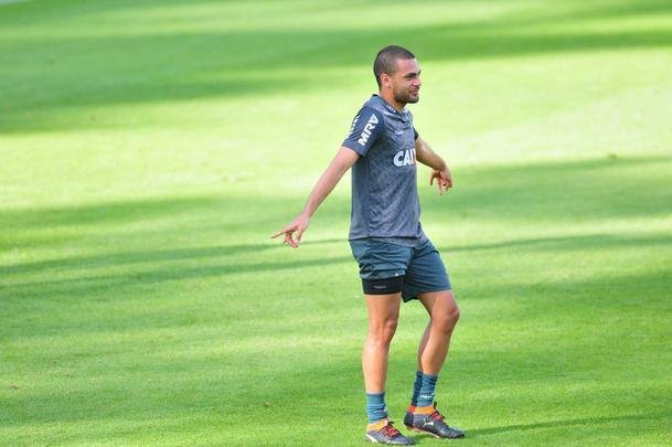 Fotos da apresentao e primeiro treino de Leandrinho no Atltico