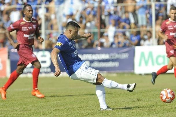 Cruzeiro abriu 2 a 1 no primeiro tempo, com gols de Raniel e Robinho; Alemo descontou para o Guarani