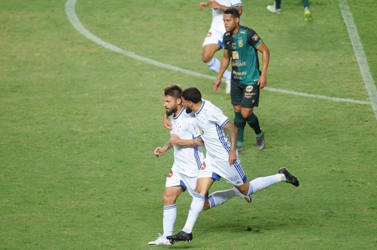 Fotos do jogo entre Amrica e Cruzeiro, no Independncia, em Belo Horizonte, pela 25 rodada da Srie B do Brasileiro