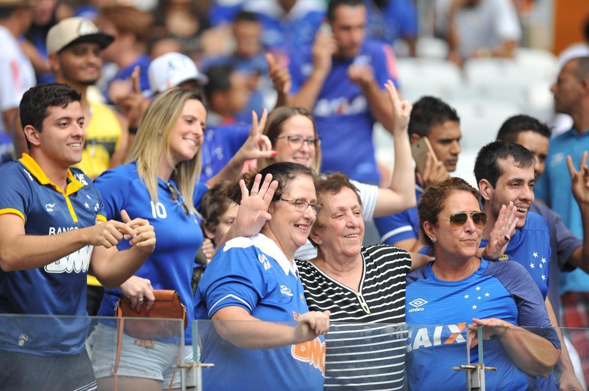 Mames tomam conta das arquibancadas do Mineiro para o duelo entre Cruzeiro e Sport