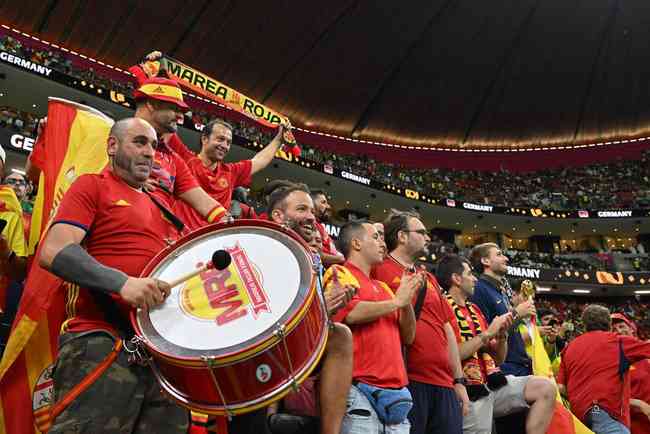 Espanha derruba sensação Alemanha na semi e dá à Copa campeão