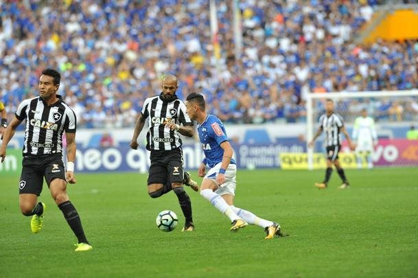 Imagens do jogo entre Cruzeiro e Botafogo, pela 19 rodada do Brasileiro, no Mineiro