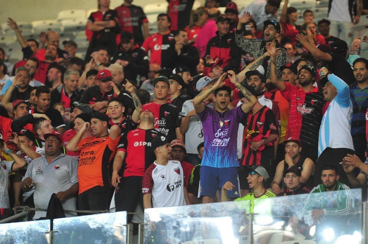 Fotos das torcidas de Atltico e Coln, no Mineiro, na semifinal da Copa Sul-Americana