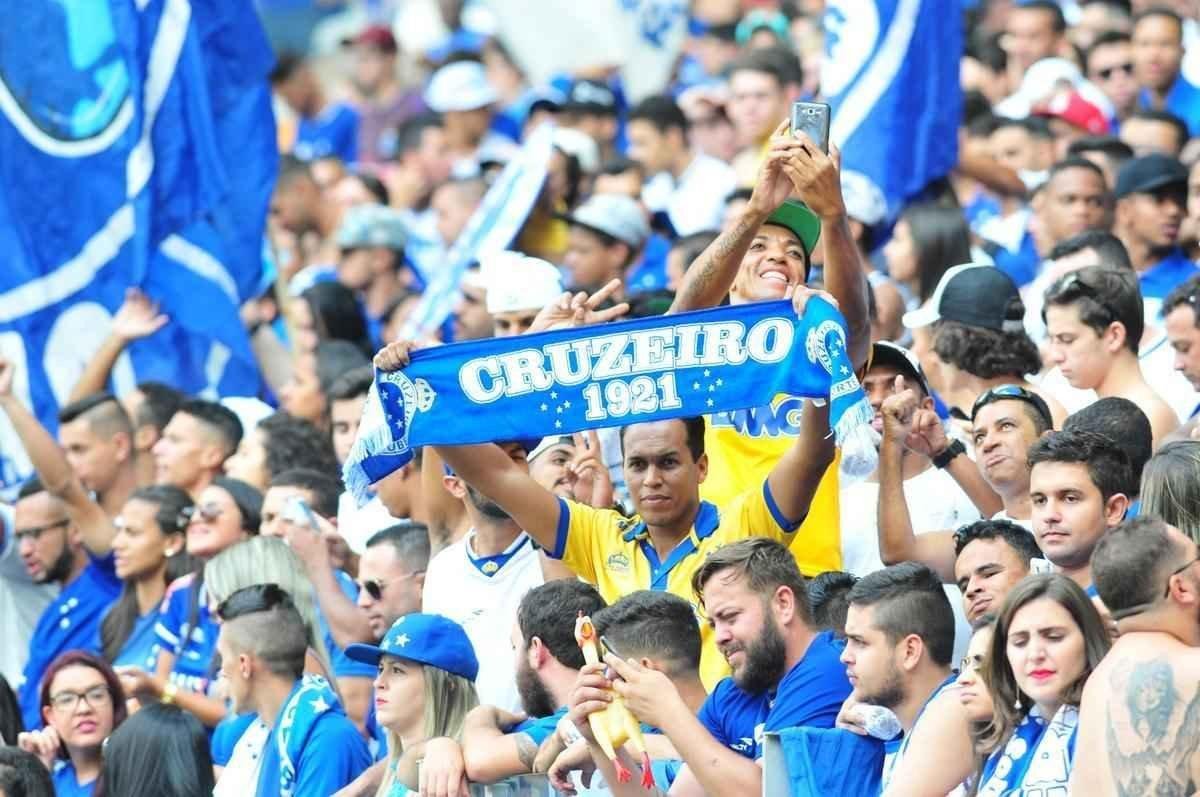 Torcida do Cruzeiro no clssico contra o Atltico, no Mineiro, pela 10 rodada do Estadual