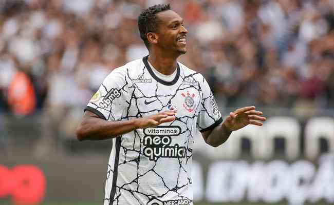 Corinthians derrotou o Santos por 2 a 0, com gols de Jô (foto) e Gabriel