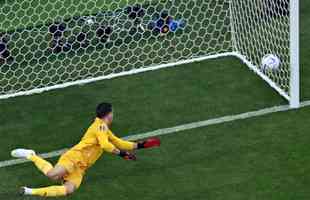 Mitchell Duke marcou o gol da Austrlia sobre a Tunsia em jogo pela segunda rodada do Grupo D da Copa do Mundo