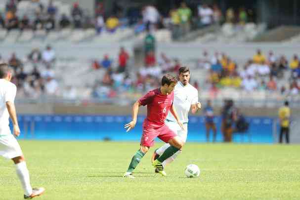 Portugal e Arglia empataram por 1 a 1 no Mineiro. Resultado fez os lusitanos avanarem s quartas de final em primeiro. Honduras passou em segundo. Surpreendentemente, Argentina est eliminada dos Jogos do Rio j na primeira fase do futebol masculino 