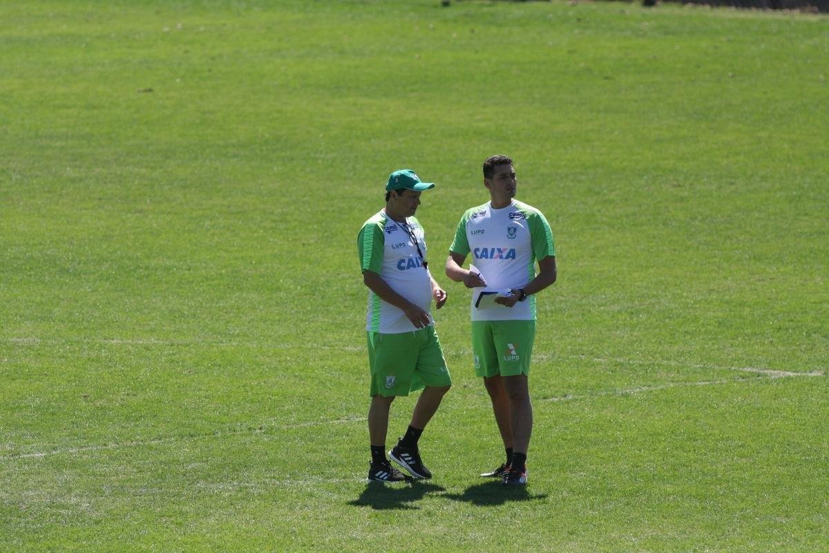 Adilson comandou o primeiro treino no Amrica nesta quarta-feira