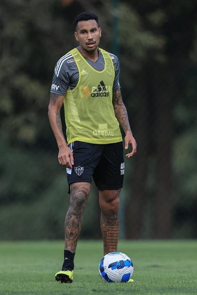 Ainda sem Arana, Atltico teve treino na Cidade do Galo, nesta segunda-feira (8), para o confronto com o Palmeiras pela Copa Libertadores.