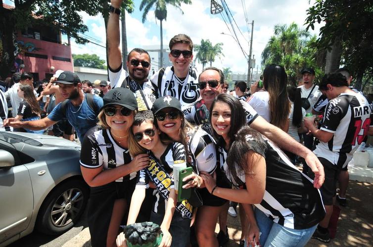 Torcida do Atlético chegou animada ao Mineirão para o jogo da taça, contra o RB Bragantino. Dia de festejar com o time o título do Campeonato Brasileiro de 2021