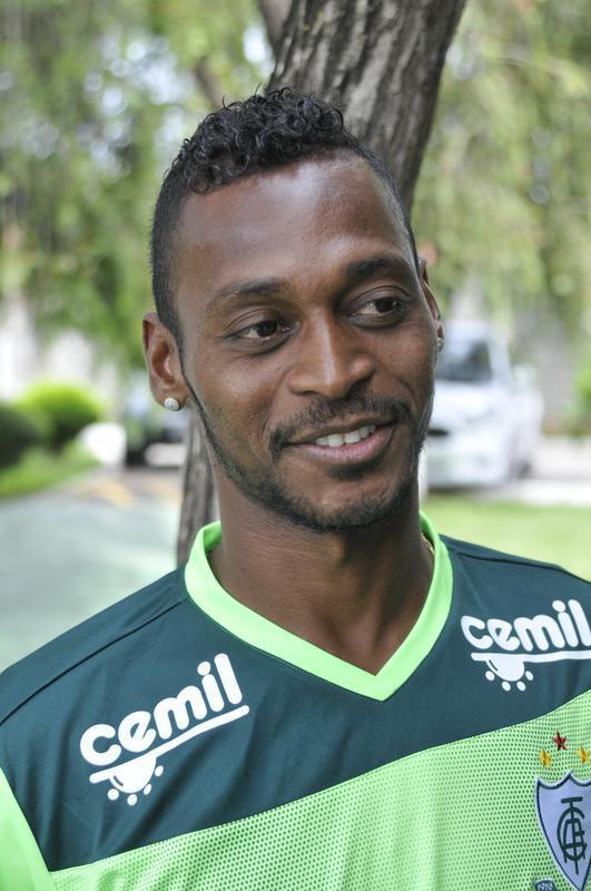 Marquinhos, de 28 anos,  o nono reforo do Amrica para temporada 2018