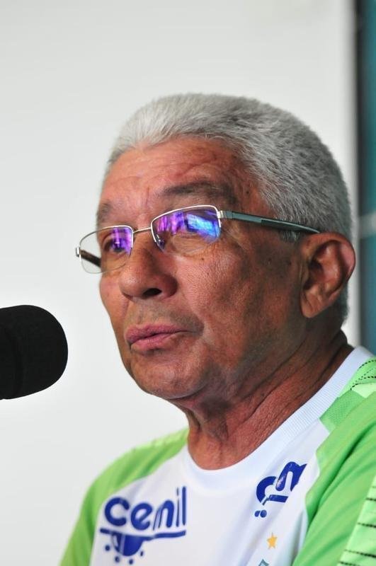 Tcnico Givanildo Oliveira foi apresentado no CT Lanna Drumond pelo presidente Marcus Salum e comandou seu primeiro treino visando ao jogo de quinta-feira, contra o Internacional, em Porto Alegre