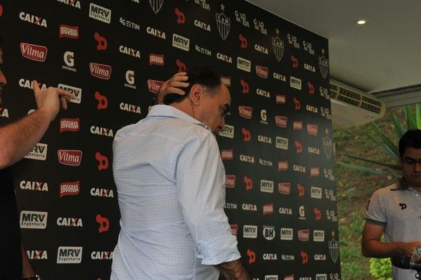 Tcnico Marcelo Oliveira deu entrevista de despedida na Cidade da Galo