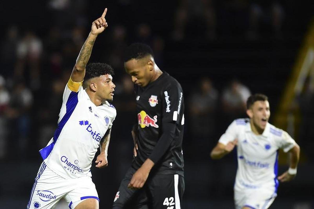 Bragantino x Cruzeiro: fotos do amistoso no estdio Nabi Abi Chedid, em Bragana Paulista, no interior de So Paulo