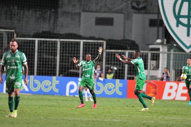 Fotos do jogo entre Atltico e Coritiba
