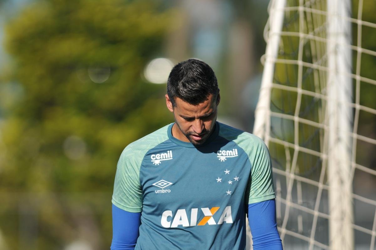 Fotos do treinamento do Cruzeiro desta tera-feira, na Toca II (Alexandre Guzanshe/EM D.A Press)