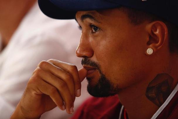 Atacante Kieza foi apresentado em sua terceira passagem no Nutico. Chegando ao clube como maior contratao alvirrubra da temporada, ele vestir a camisa 9 do Timbu.