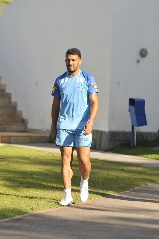 Treino do Cruzeiro nesta segunda marcou o batismo do colombiano Luis Orejuela, reforo para 2019