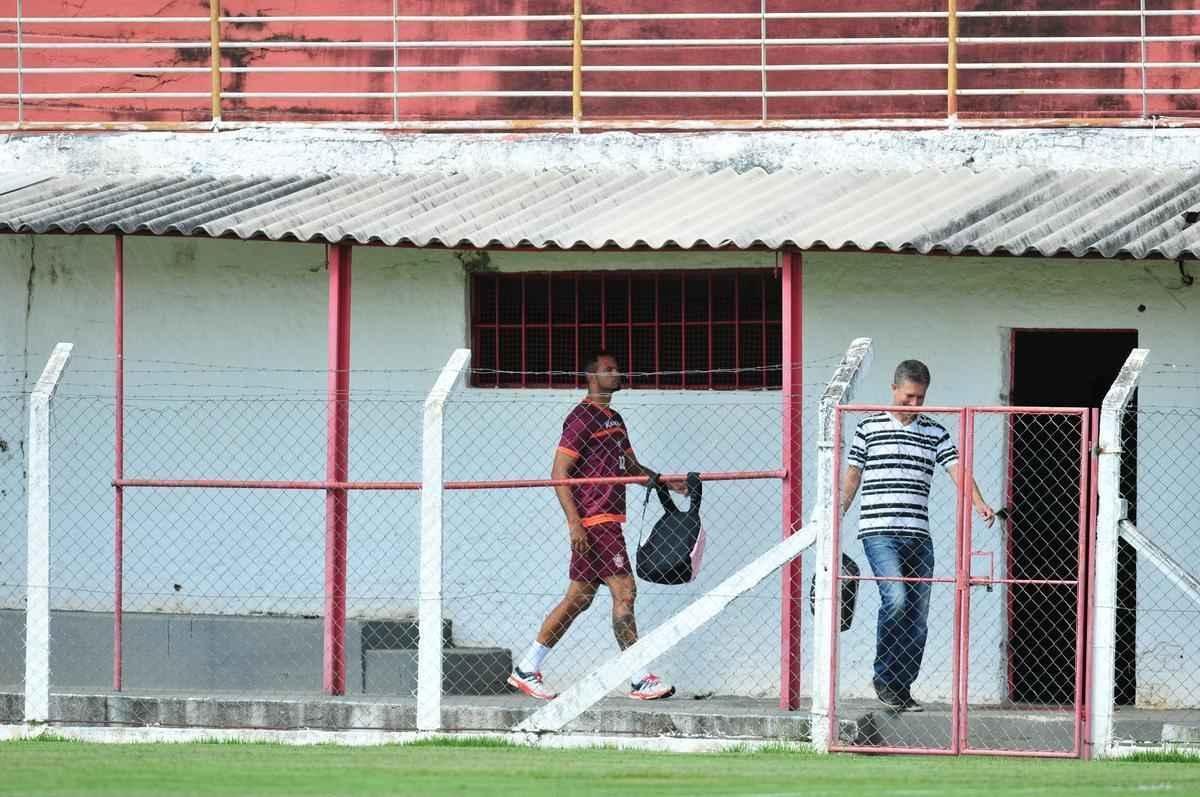 Bruno foi apresentado nesta tera-feira no Boa Esporte, realizou testes e foi apoiado por alguns torcedores