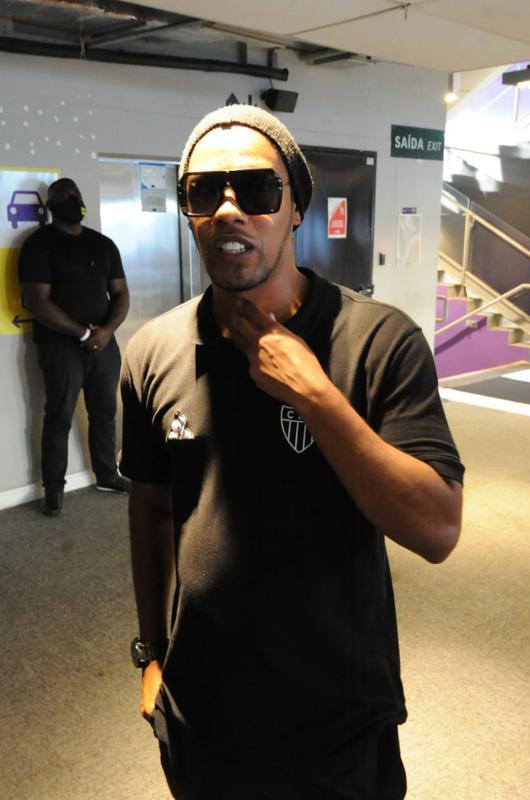 Ssia de Ronaldinho, Jos Robson Batista de Oliveira, durante evento no Mineiro com a presena do ex-craque do Atltico