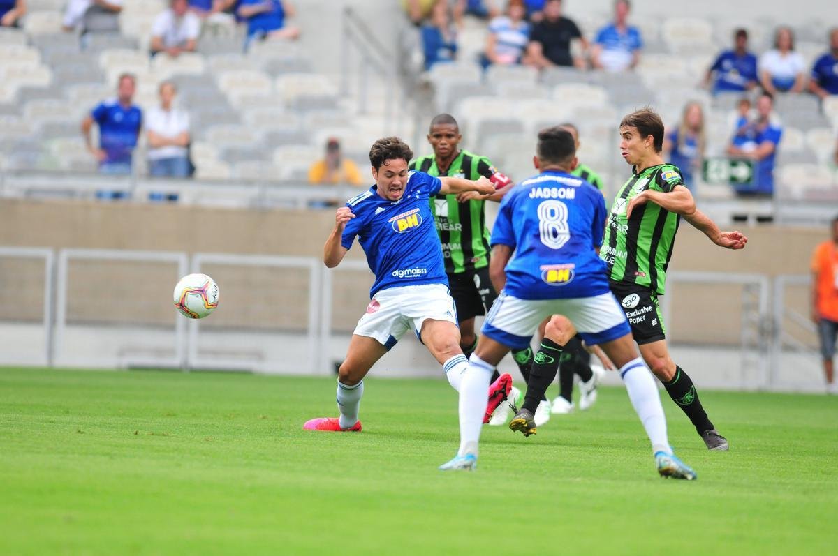 Cruzeiro e Amrica se enfrentaram em clssico pela 5 rodada do Campeonato Mineiro