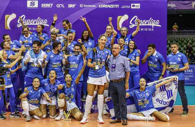 Campeã Cimed mostra nova cara e estreia com vitória sobre Sogipa na  Superliga - 08/11/2010 - UOL Esporte - Vôlei