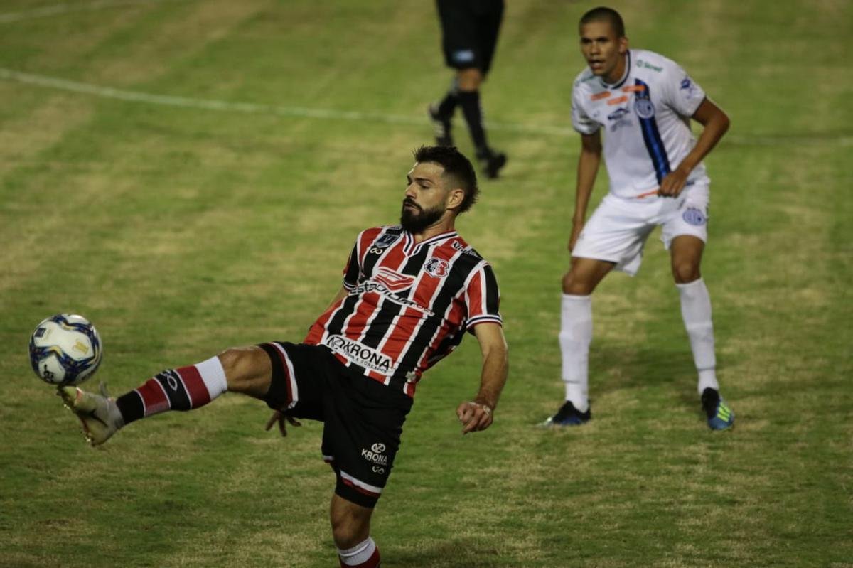Confiança e Santa Cruz jogam em Feira de Santana na noite deste sábado. Partida vale uma vaga na semifinal da Copa do Nordeste