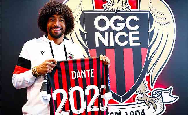 Dante, de 38 anos, foi recompensado pela boa fase e renovou com Nice até 2023