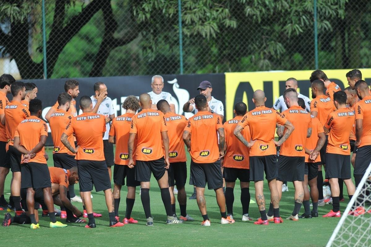 Fotos do treino do Atltico nesta quarta-feira na Cidade do Galo. Time dirigido por James Freitas se prepara para o clssico de sbado, s 19h, no Mineiro, pelo Mineiro