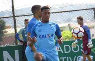O Cruzeiro fez, nesta tera-feira, o ltimo treino em BH antes da viagem para Santiago, onde enfrenta a Universidad de Chile, pela Copa Libertadores