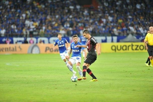 Cruzeiro conseguiu marcar no segundo tempo, com Arrascaeta, mas sofreu empate no fim com Bergson