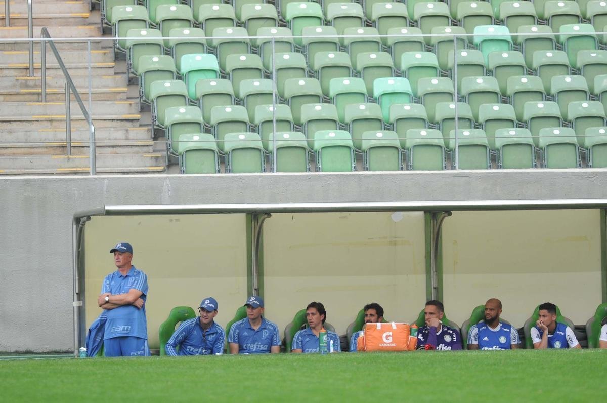 Adilson Batista e Luiz Felipe Scolari se enfrentaram pela quarta vez na histria, como tcnicos, e viram Amrica e Palmeiras empatar por 0 a 0, no Independncia. Veja as reaes dos dois comandantes