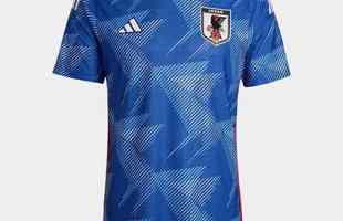 A camisa I do Japo para a Copa do Mundo  azul e foi produzida pela Adidas