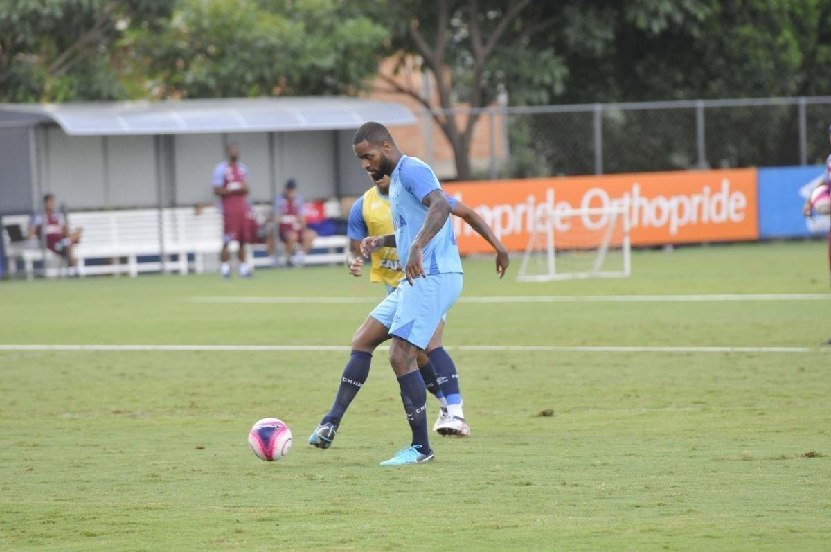 Imagens do treino do Cruzeiro nesta quarta-feira (14), antes do duelo contra o Patrocinense