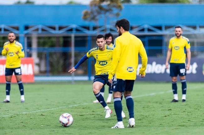 Fotos do treino do Cruzeiro nesta quarta-feira (20/10) na Toca II