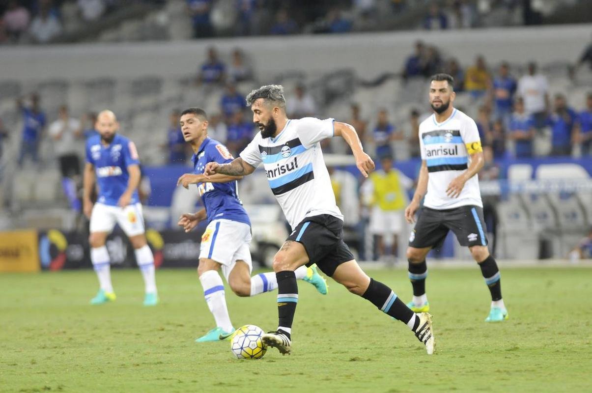 O ex-meia Douglas (Unio Brasil), de Grmio e Corinthians, no conseguiu se eleger deputado federal pelo Rio Grande do Sul, apesar de uma votao expressiva. Douglas Maestro Pifador recebeu 35.538 votos. O partido dele emplacou apenas um nome na Cmara Federal pelo RS.
