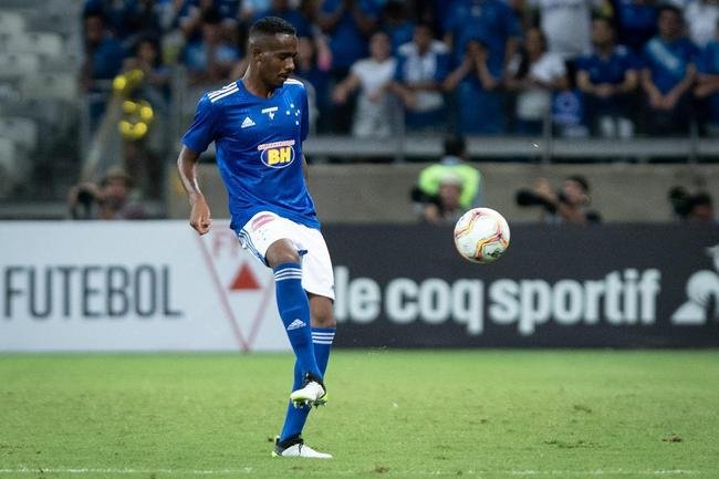 Edu ao Athletico-PR - R$ 2,5 milhes