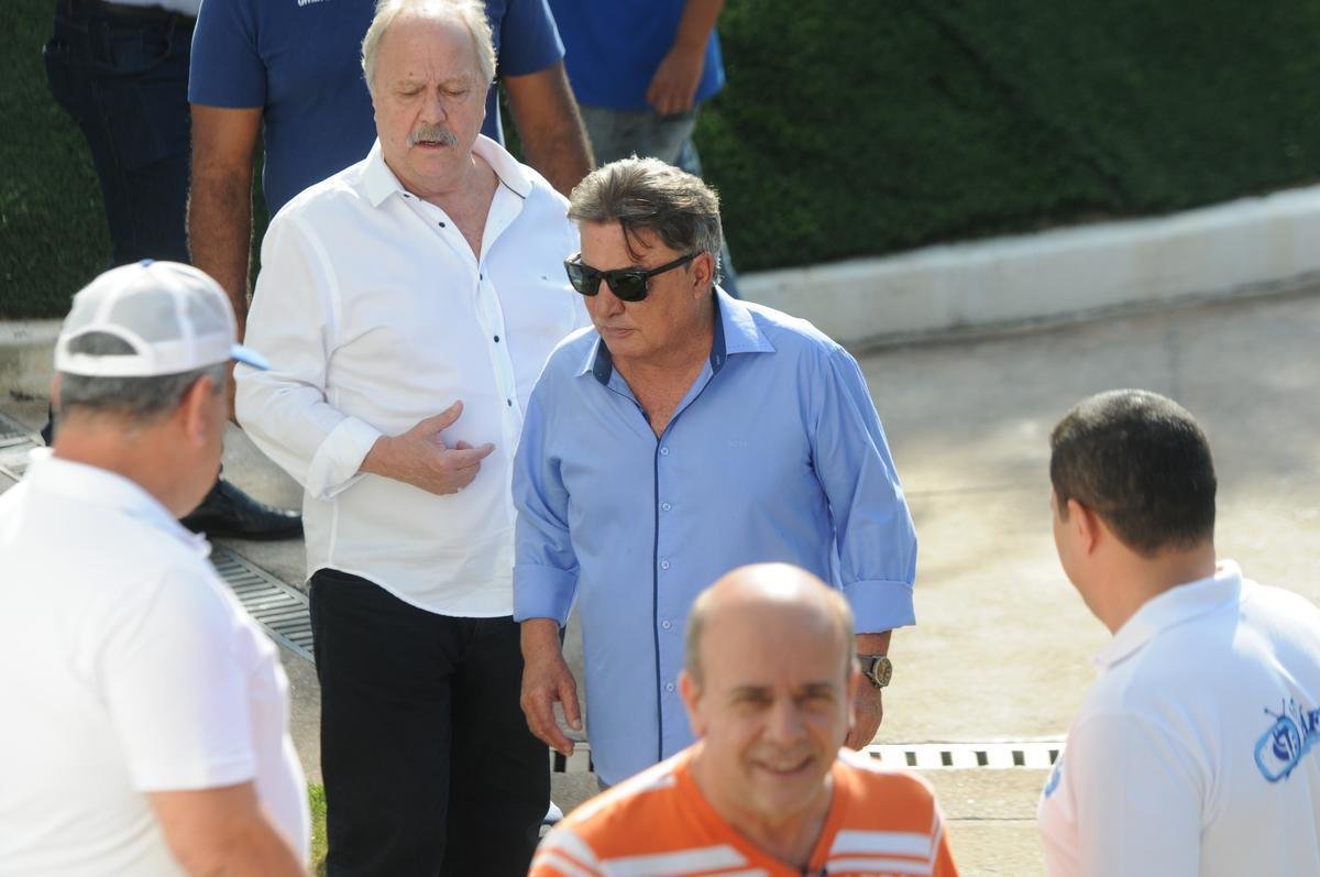 Novo gestor de futebol do Cruzeiro, Zez Perrella deu entrevista nesta sexta-feira, na Toca da Raposa II