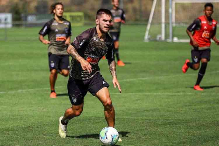 O meio-campista Elias conversou - Clube Atlético Mineiro