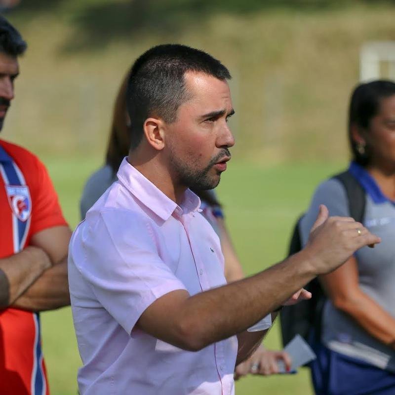 Com jogadores conhecidos da torcida mineira, como o zagueiro Edcarlos o meio-campista Leandro Domingues, o Betim apresentou o elenco nessa segunda-feira (21)