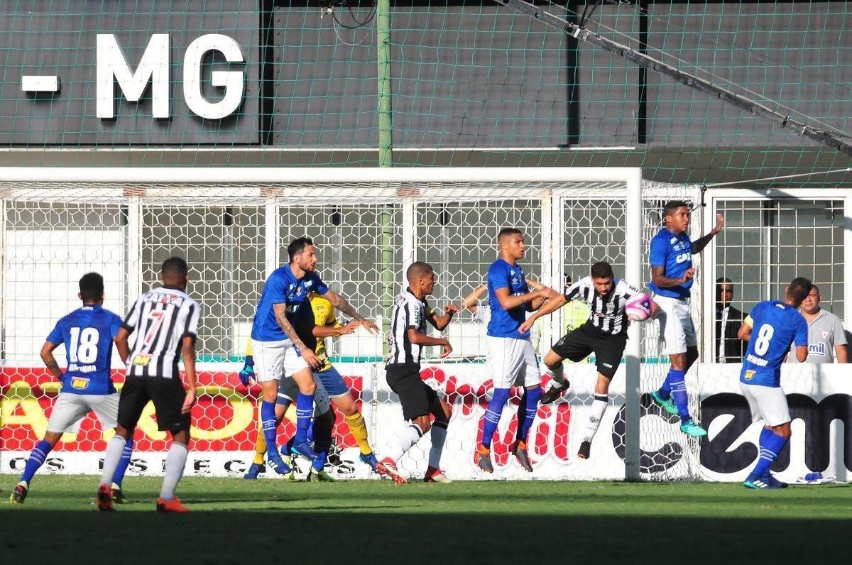 Imagens do clssico entre Atltico e Cruzeiro, no Independncia