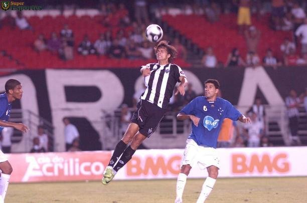 A diferena em relao  deciso do ano anterior era que a vantagem agora era do Galo. Mas a Raposa, ainda sob o comando de Adlson Batista, repetiu o placar do jogo de ida de 2008. O primeiro tempo teve apenas um gol, marcado por Klber j aos 39min. Na etapa final, Leonardo Silva e Jonathan, duas vezes cada, fizeram o time celeste repetir a maior goleada na histria dos clssicos no Gigante da Pampulha.