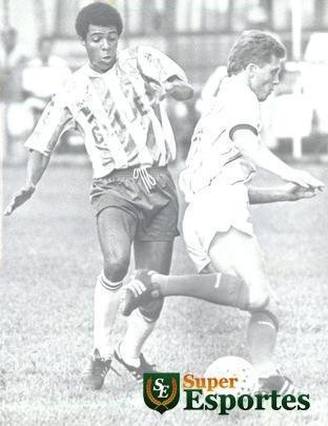 Ronaldo Luiz com a camisa de 1990